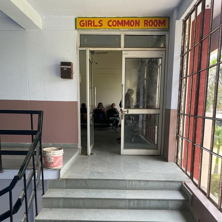 Girl's Common Room in DAV (PG) College, Karnal