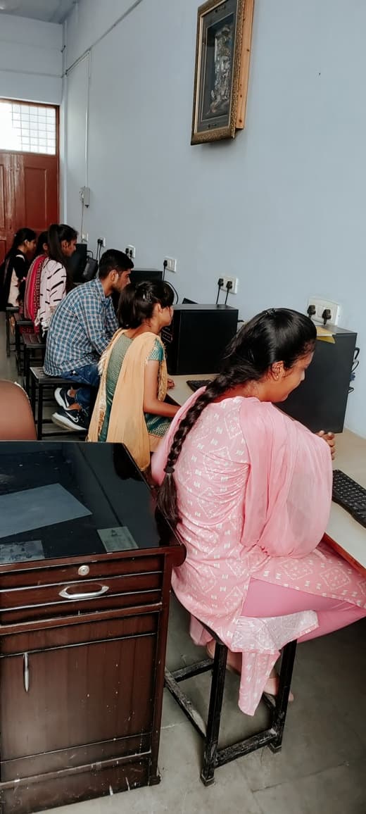 Geography Science Lab at D.A.V. (PG) College, Karnal