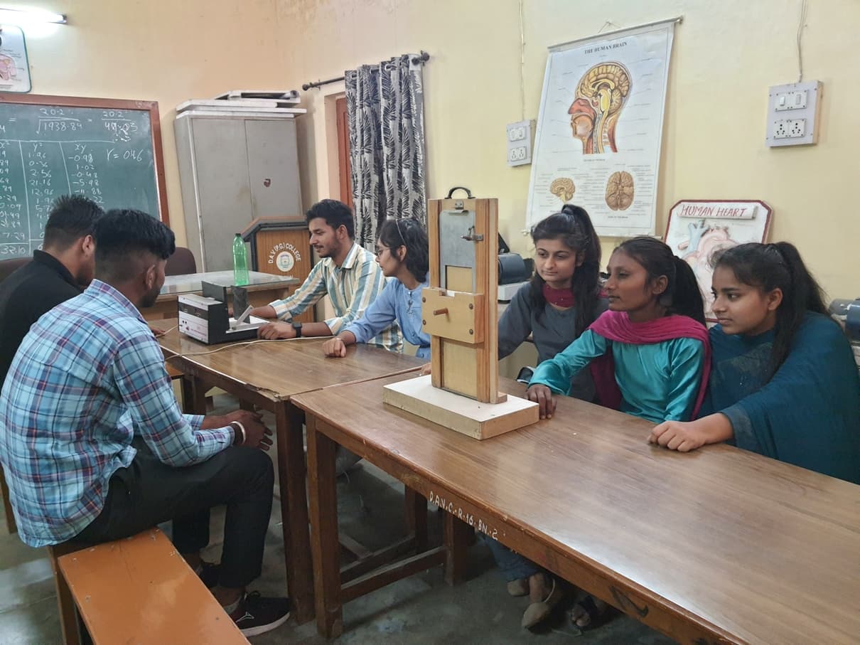 Psychology Science Lab at D.A.V. (PG) College, Karnal